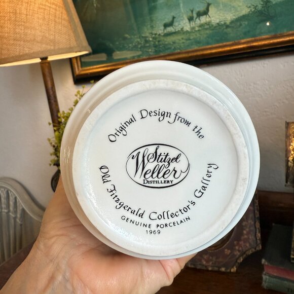 1969 Memphis Stitzel Weller Sesquicentennial Porcelain Decanter - Picture 11 of 15